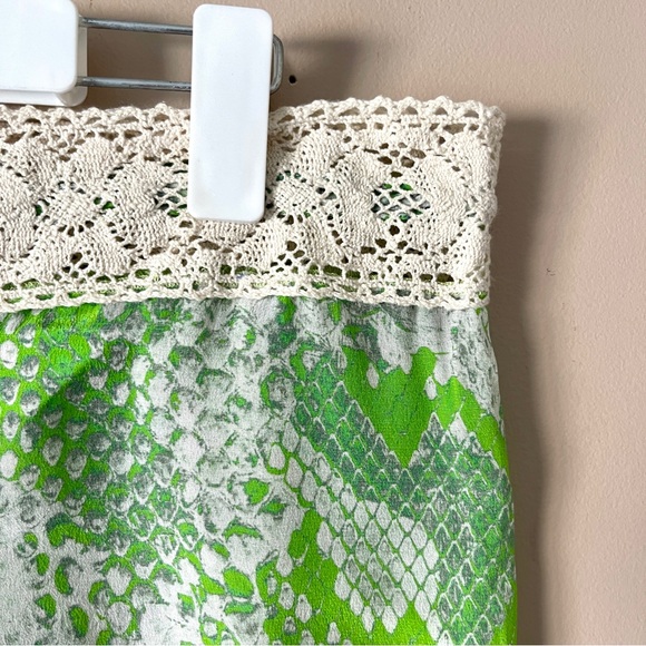 TAJ by Sabrina Crippa | Green 100% Silk Crochet Knit Swim Cover Up Shorts Sz XS - Picture 2 of 7